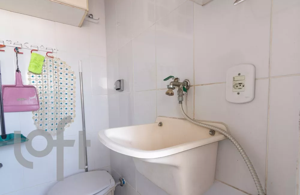 Apartamento à venda com 3 quartos, 233m² - Foto 1