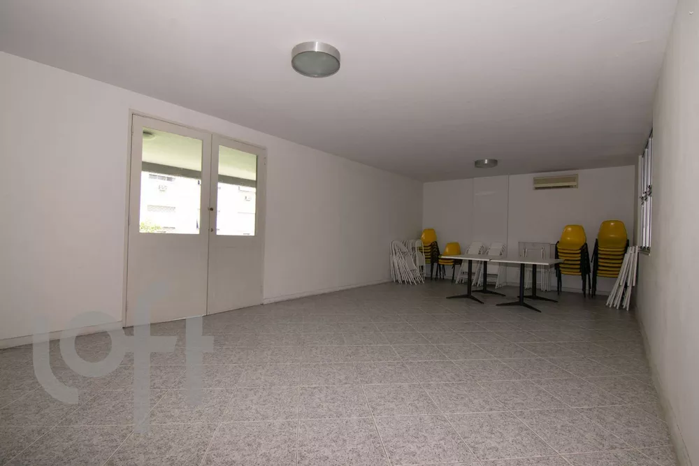 Apartamento à venda com 3 quartos, 233m² - Foto 4