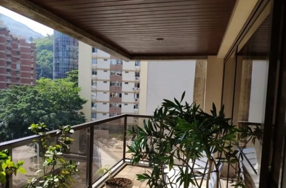 Apartamento à venda com 4 quartos, 220m² - Foto 4