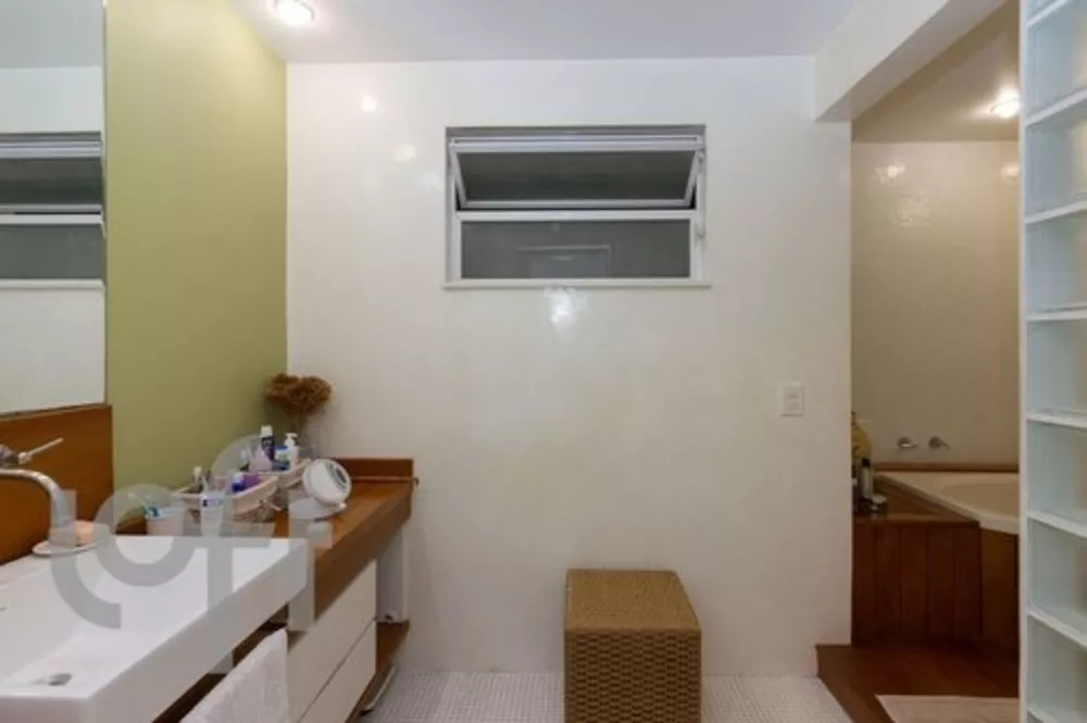 Apartamento à venda com 4 quartos, 240m² - Foto 4