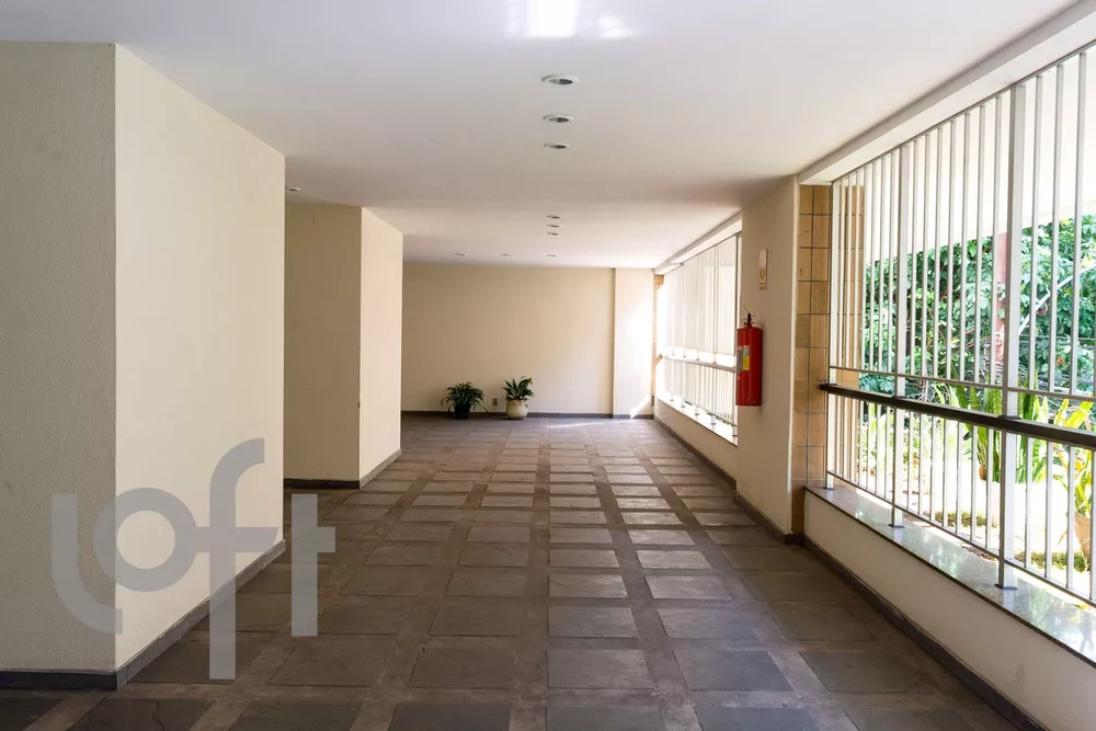 Apartamento à venda com 3 quartos, 121m² - Foto 8