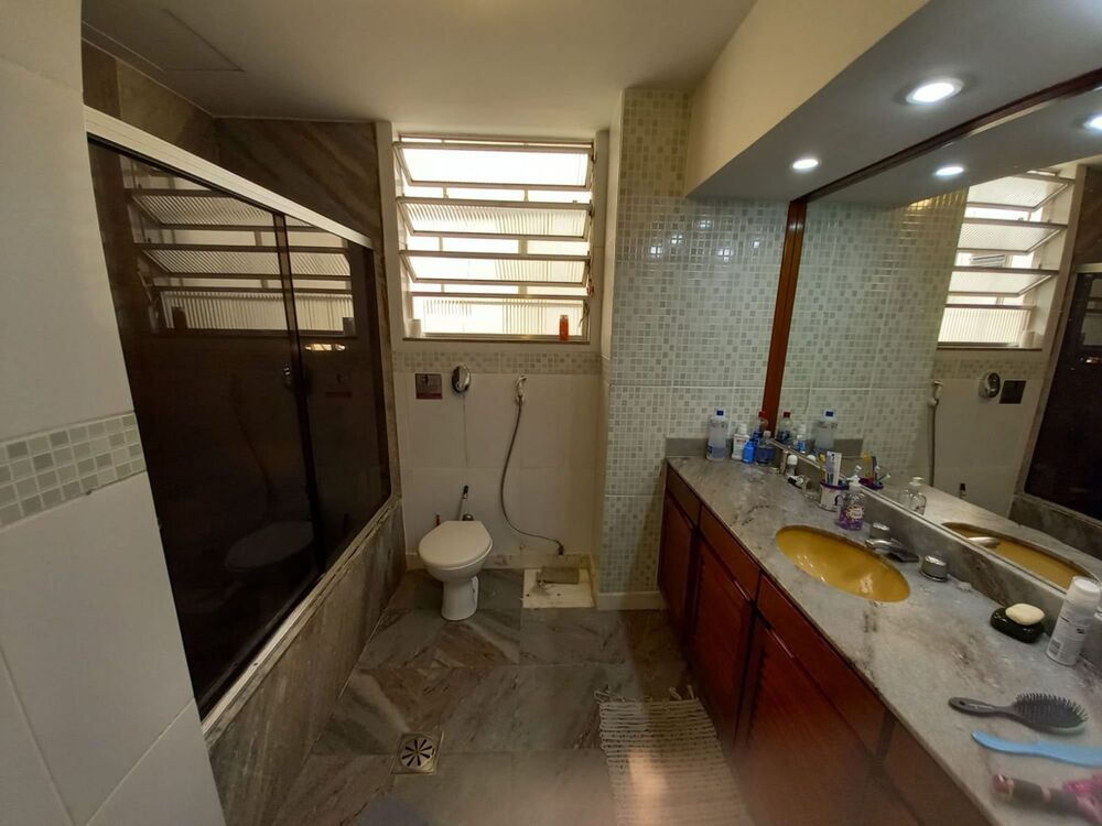 Apartamento à venda com 4 quartos, 240m² - Foto 2