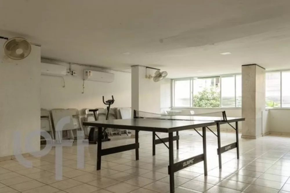 Apartamento à venda com 3 quartos, 83m² - Foto 28