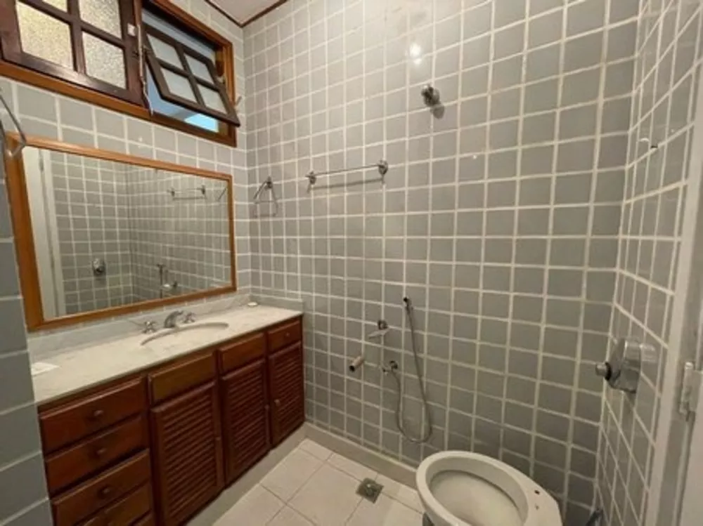 Apartamento à venda com 3 quartos, 158m² - Foto 2