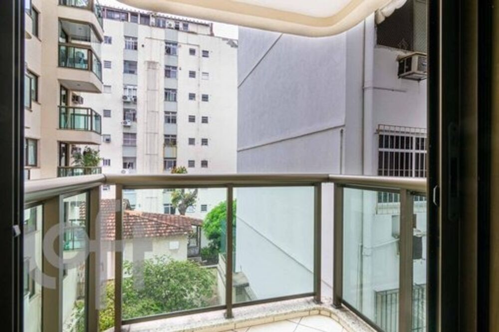 Apartamento à venda com 2 quartos, 60m² - Foto 16