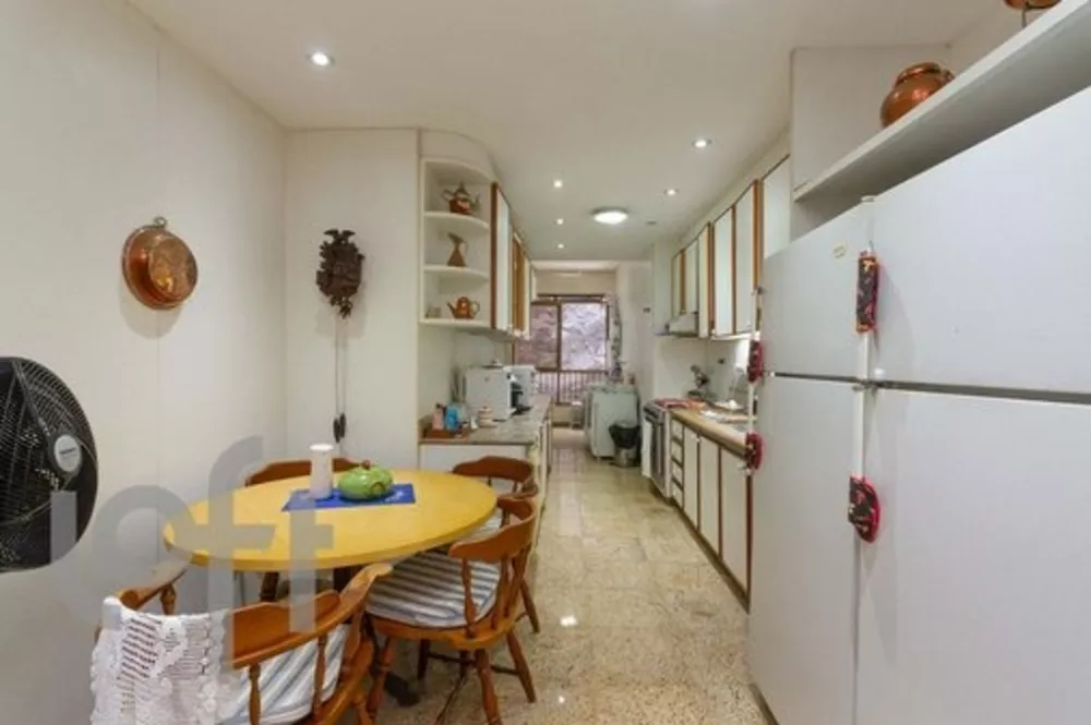 Apartamento à venda com 4 quartos, 227m² - Foto 9