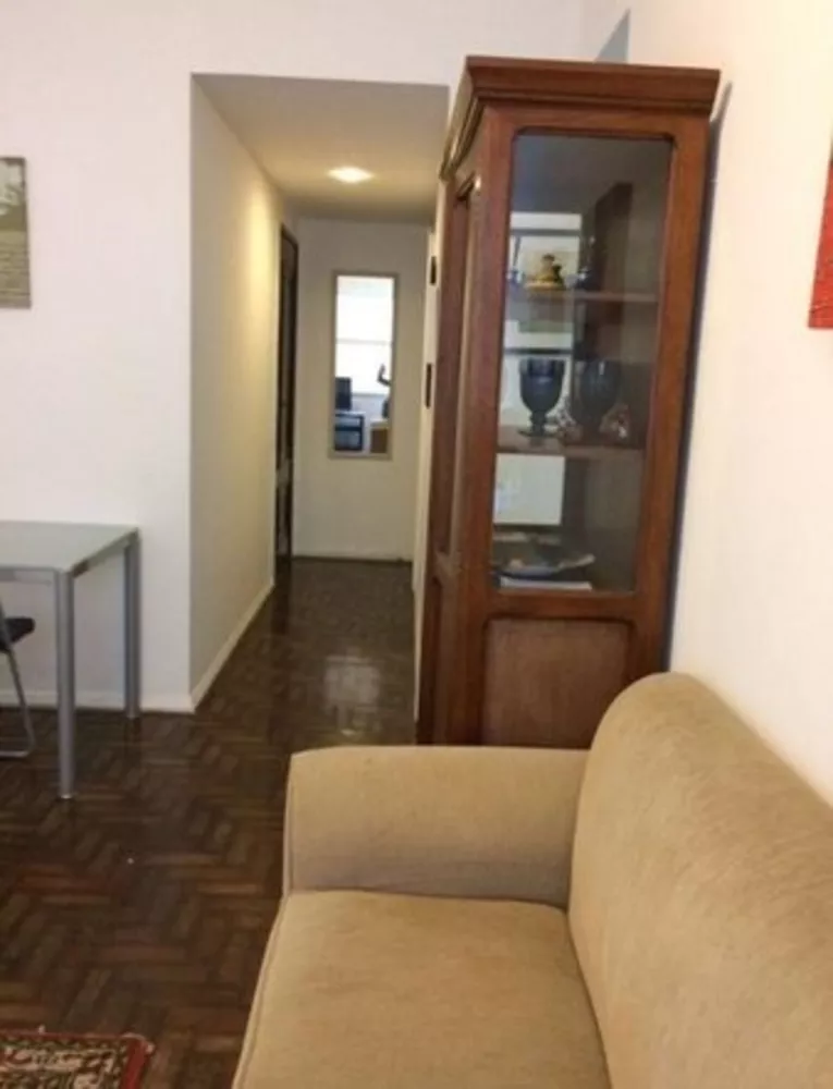 Apartamento à venda com 2 quartos, 70m² - Foto 1