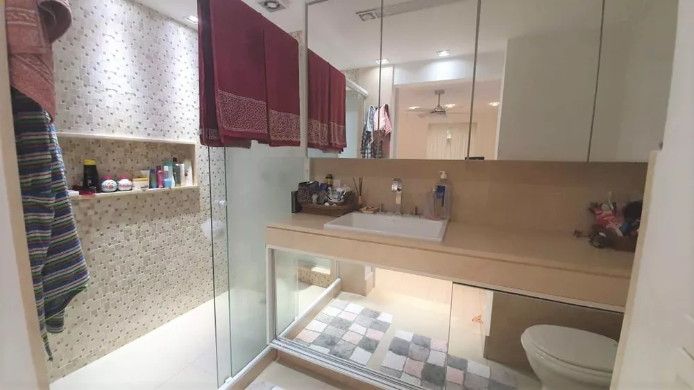 Apartamento à venda com 3 quartos, 220m² - Foto 3