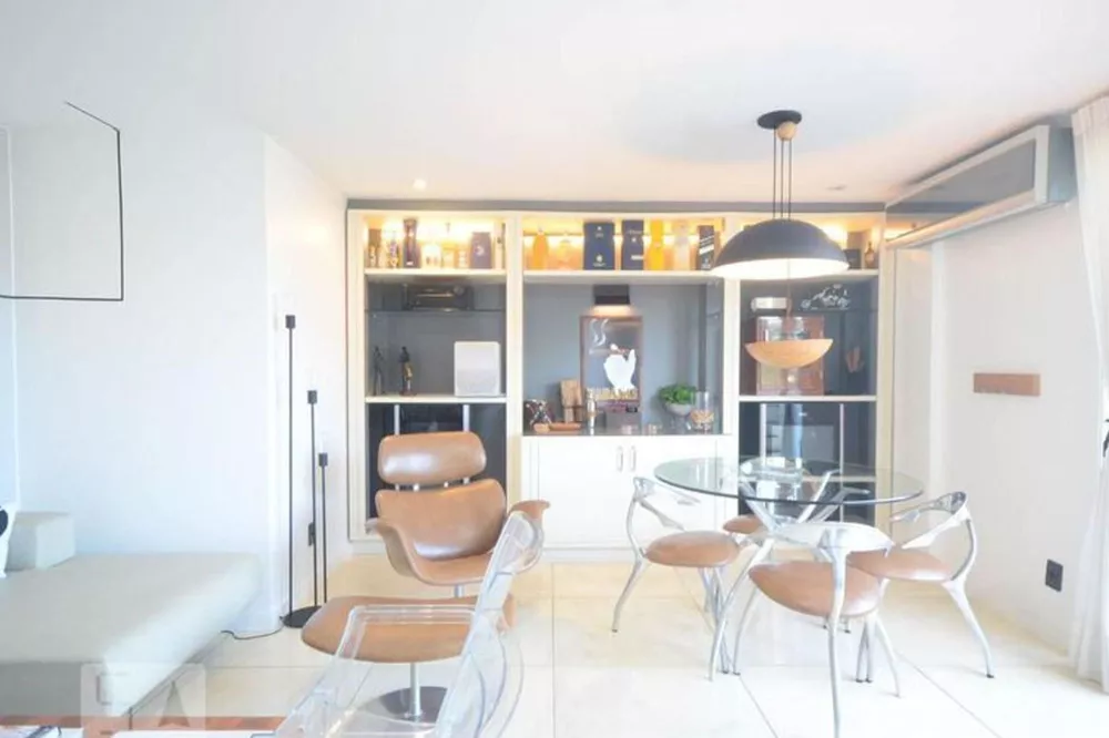 Apartamento à venda com 2 quartos, 165m² - Foto 1