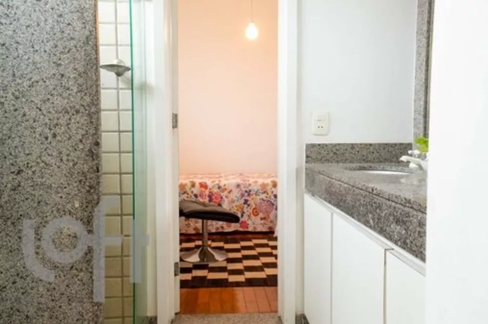 Apartamento à venda com 4 quartos, 182m² - Foto 2