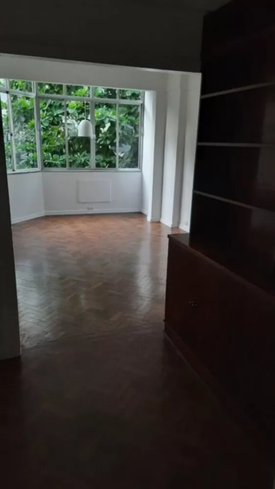 Apartamento à venda com 3 quartos, 132m² - Foto 1