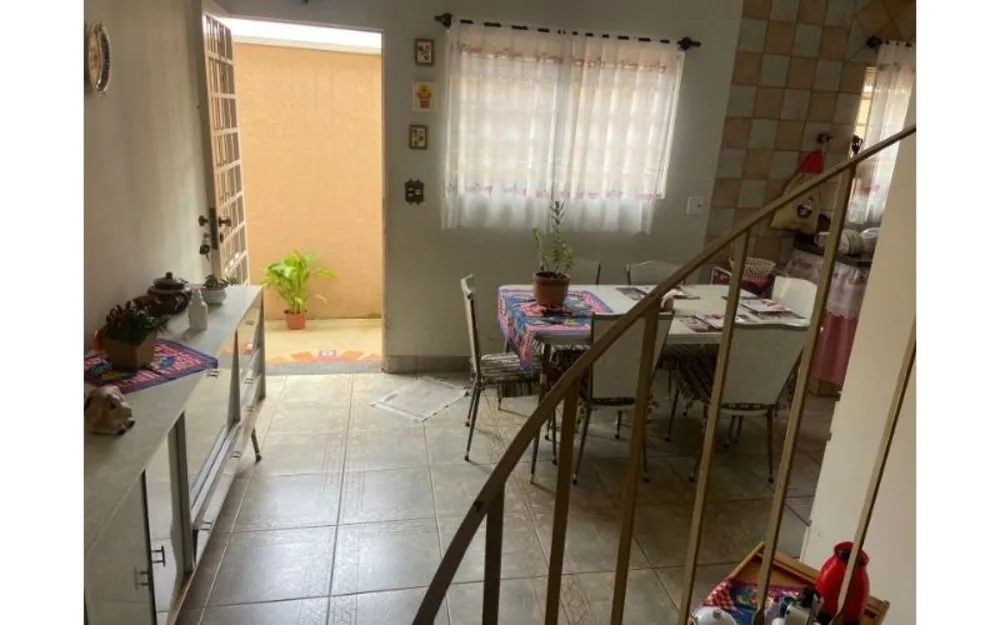 Casa, 3 quartos, 228 m² - Foto 4