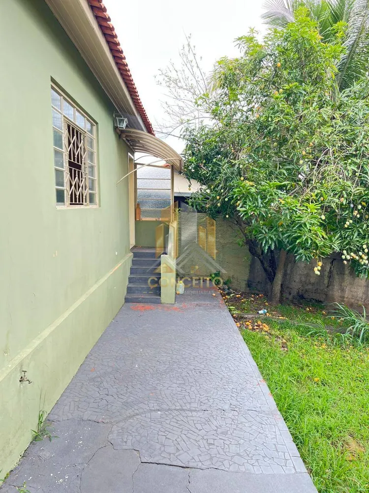 Casa, 4 quartos, 195 m² - Foto 1