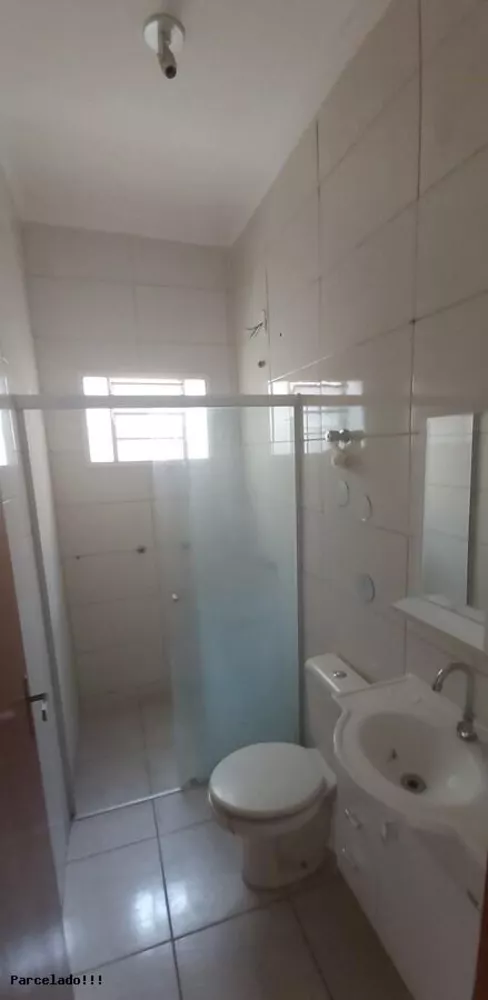 Casa à venda com 3 quartos, 223m² - Foto 2