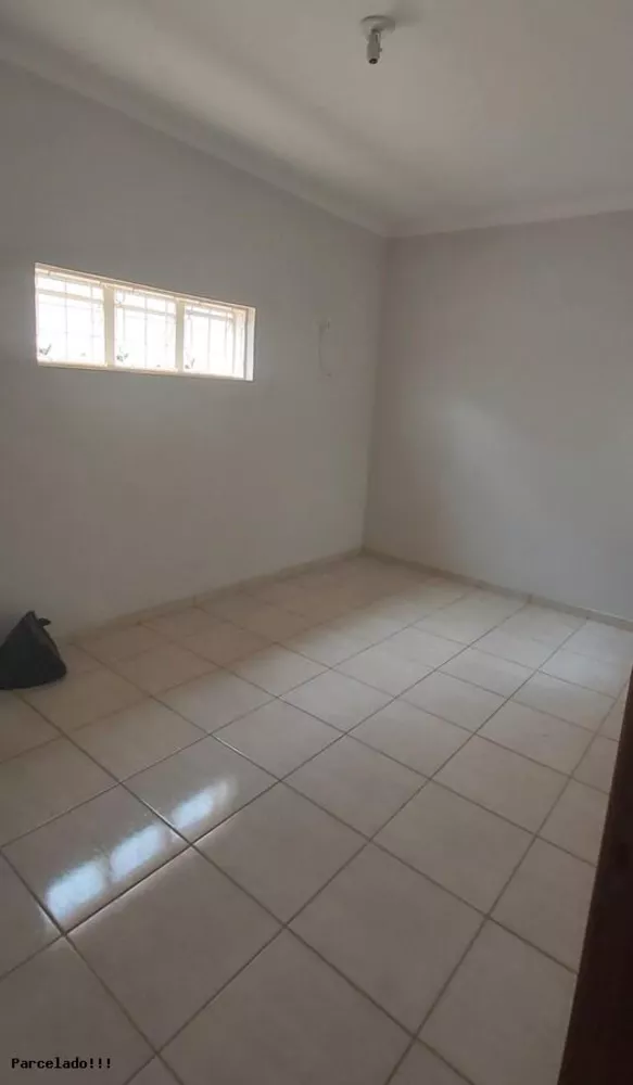 Casa à venda com 3 quartos, 223m² - Foto 3