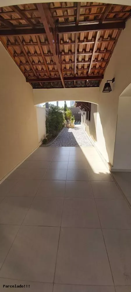 Casa à venda com 3 quartos, 450m² - Foto 4