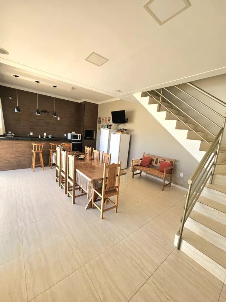 Casa à venda com 1 quarto, 250m² - Foto 3