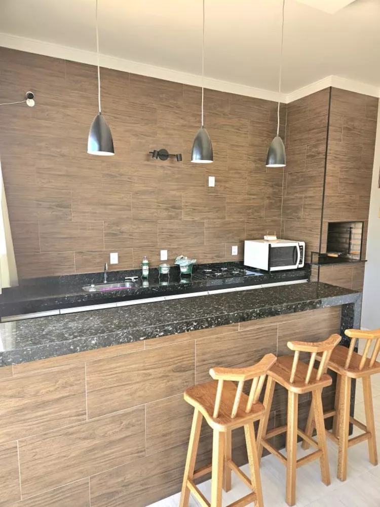 Casa à venda com 1 quarto, 250m² - Foto 2