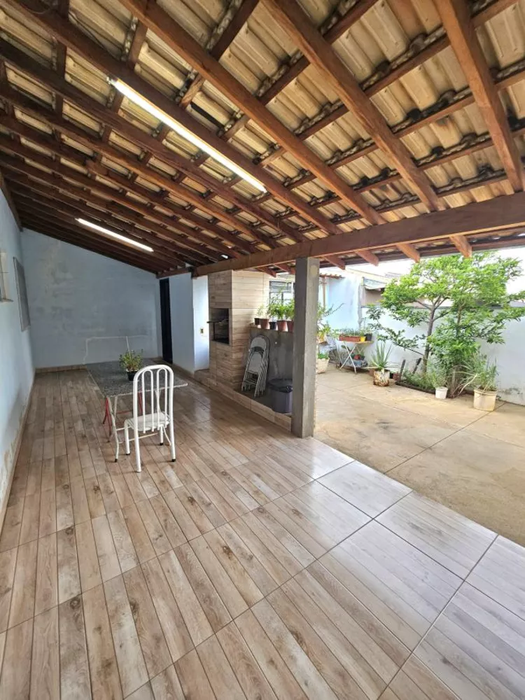 Casa à venda com 4 quartos, 250m² - Foto 11