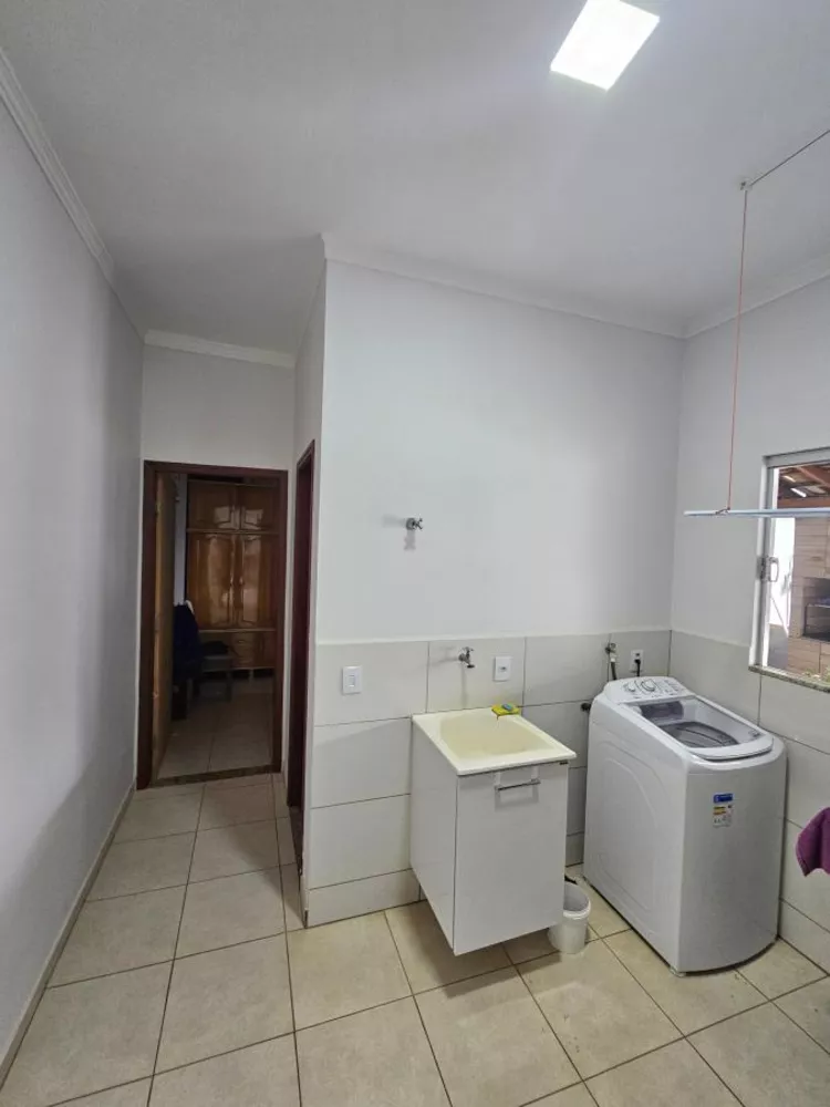 Casa à venda com 4 quartos, 250m² - Foto 12