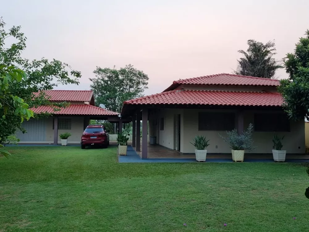 Casa à venda com 4 quartos, 800m² - Foto 1