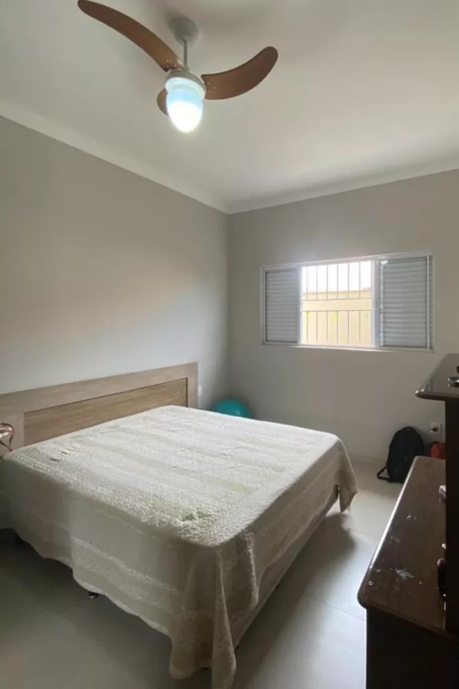 Casa à venda com 4 quartos, 240m² - Foto 3