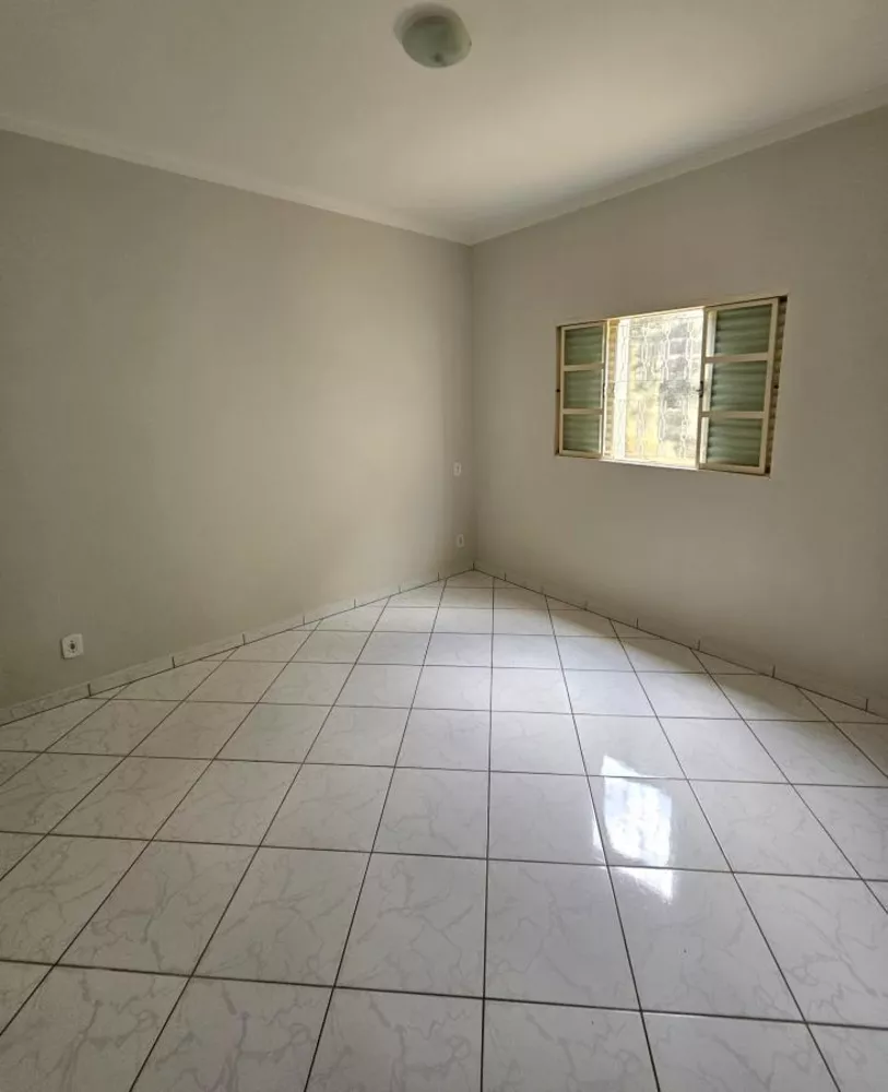 Casa à venda com 2 quartos, 250m² - Foto 6