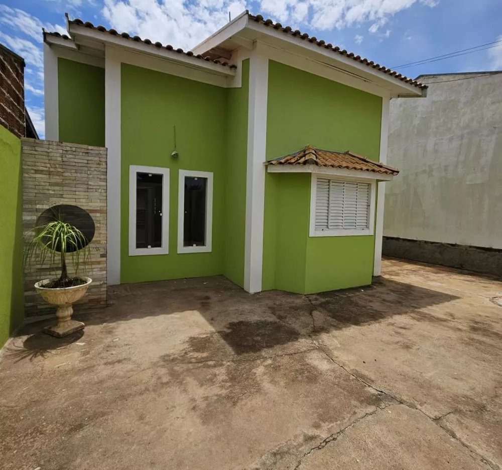 Casa à venda com 2 quartos, 250m² - Foto 1