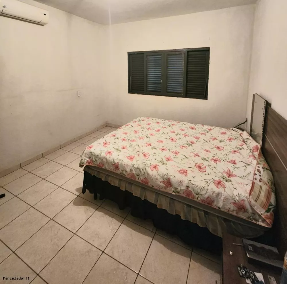 Casa à venda com 2 quartos, 200m² - Foto 2