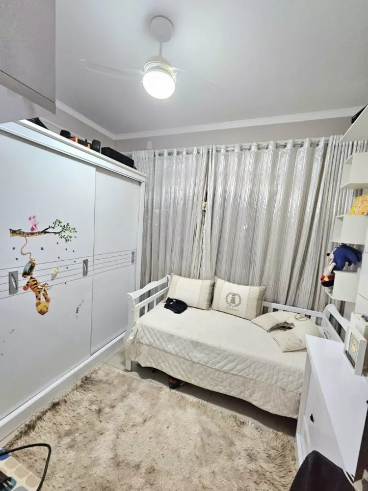 Casa à venda com 2 quartos, 200m² - Foto 2