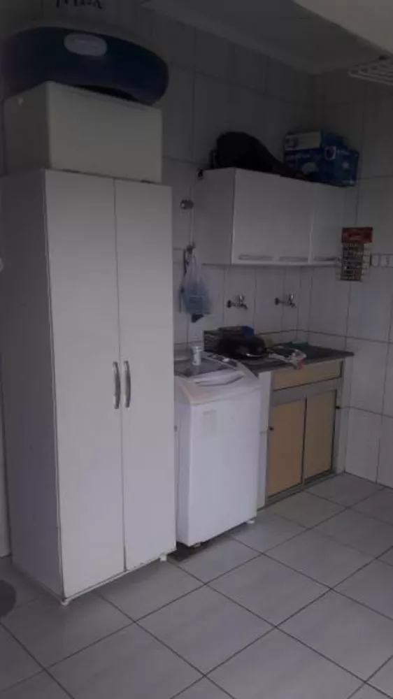 Casa à venda com 3 quartos, 250m² - Foto 2