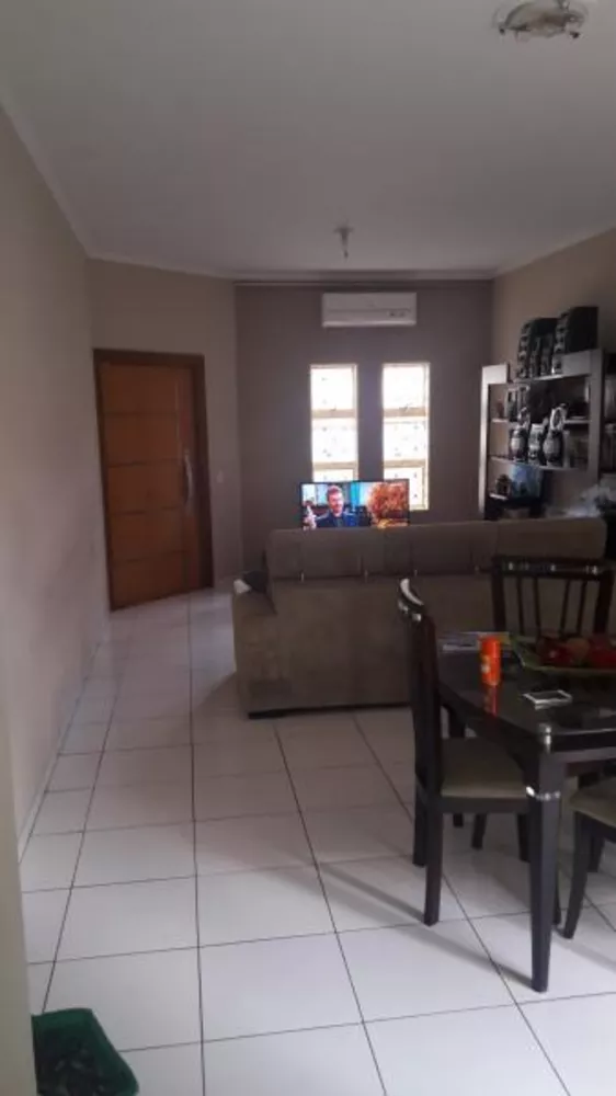 Casa à venda com 3 quartos, 250m² - Foto 3