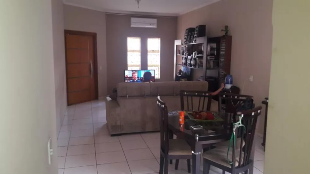 Casa à venda com 3 quartos, 250m² - Foto 4