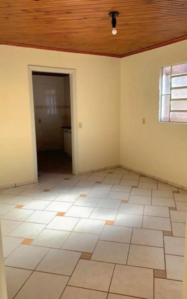 Casa à venda com 2 quartos, 244m² - Foto 3