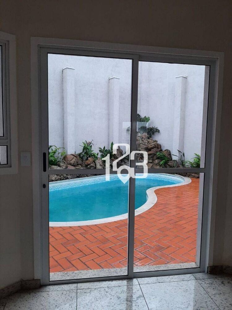 Casa, 4 quartos, 259 m² - Foto 3