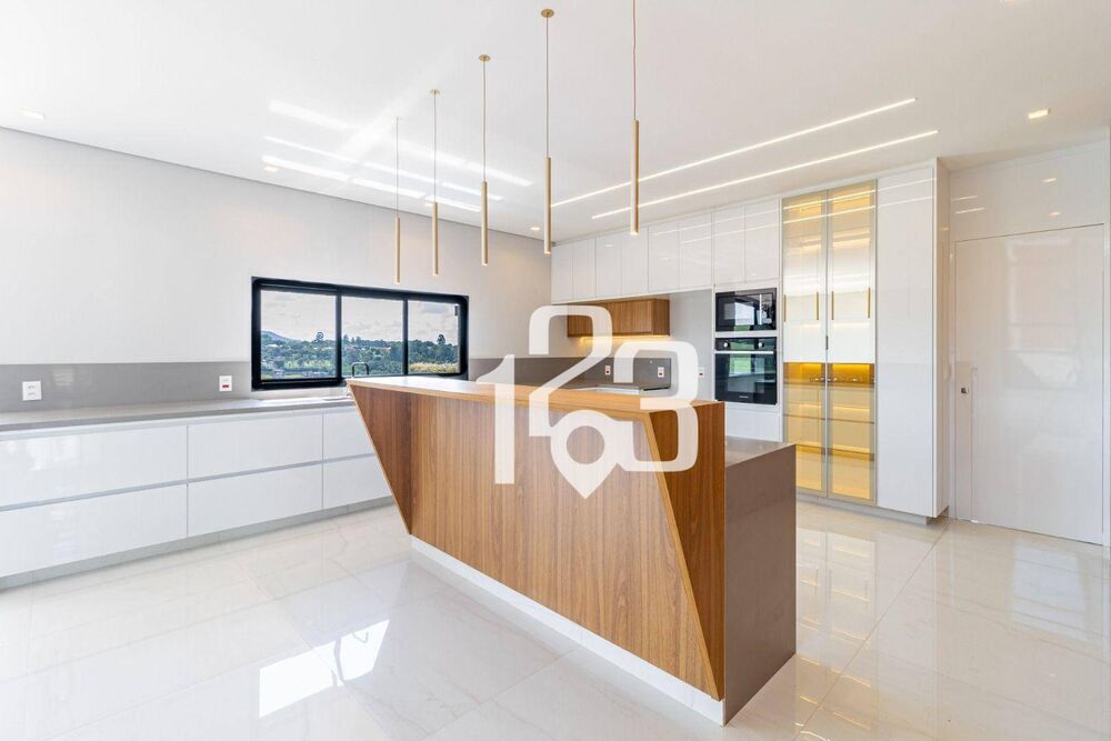 Casa de Condomínio à venda com 4 quartos, 450m² - Foto 2
