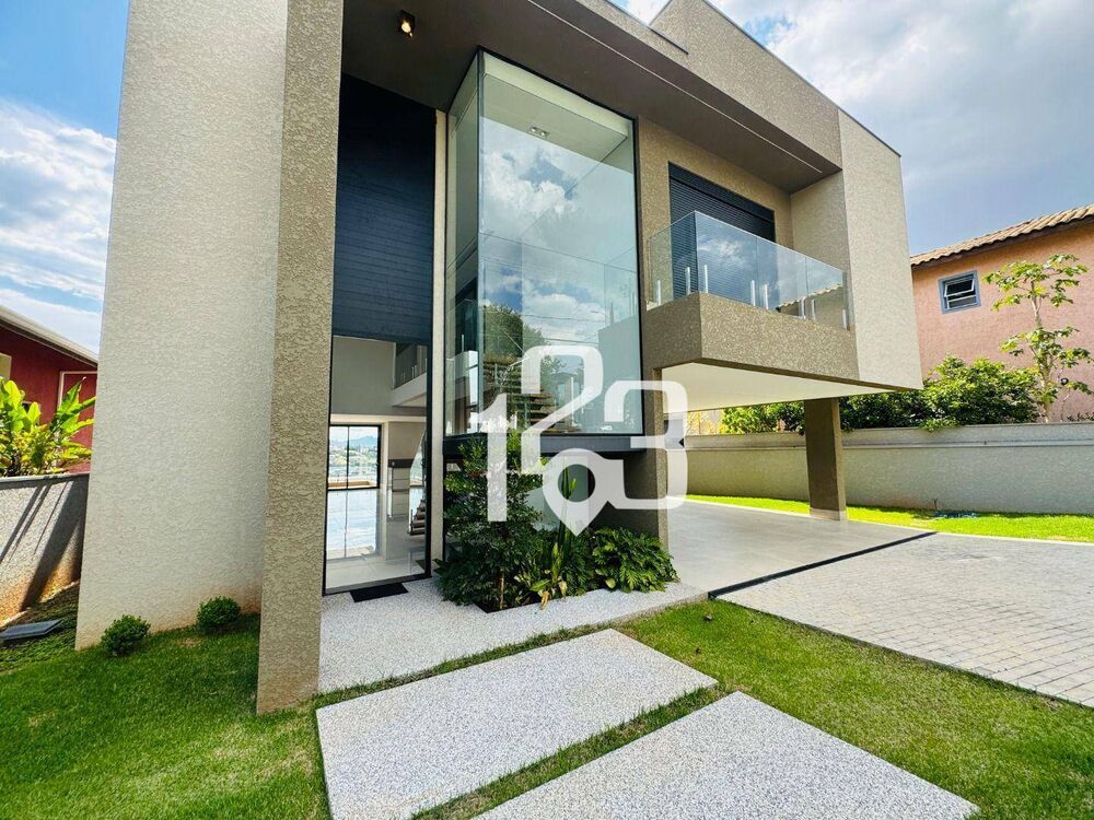 Casa de Condomínio à venda com 4 quartos, 450m² - Foto 1