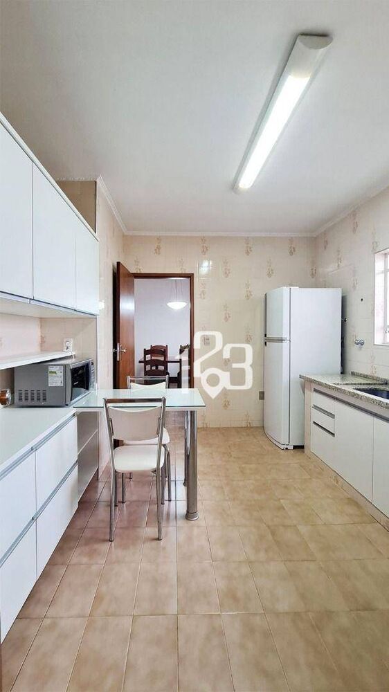 Casa à venda com 4 quartos, 251m² - Foto 3