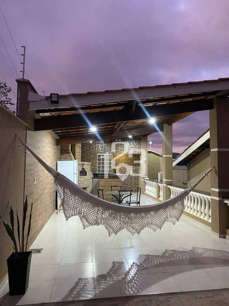 Casa, 4 quartos, 250 m² - Foto 1
