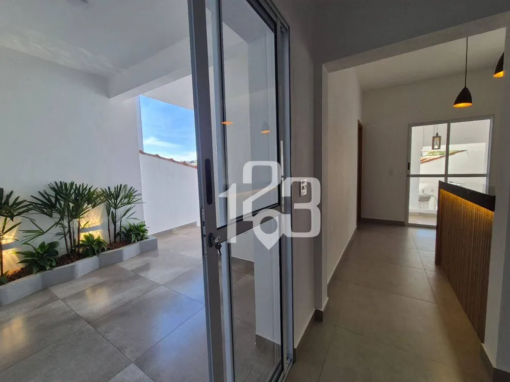 Casa, 6 quartos, 185 m² - Foto 2