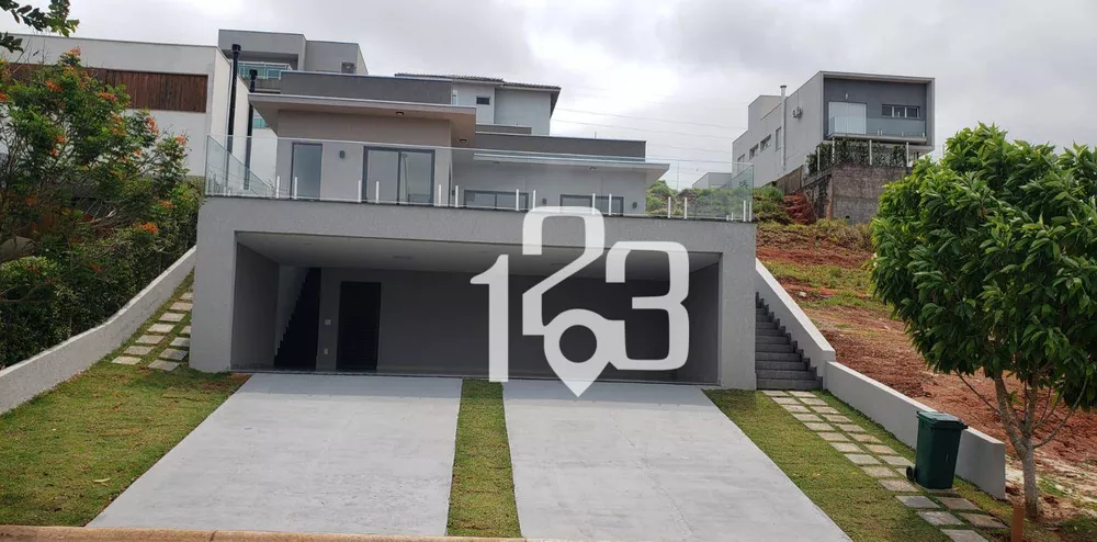 Casa de Condomínio à venda com 3 quartos, 224m² - Foto 1