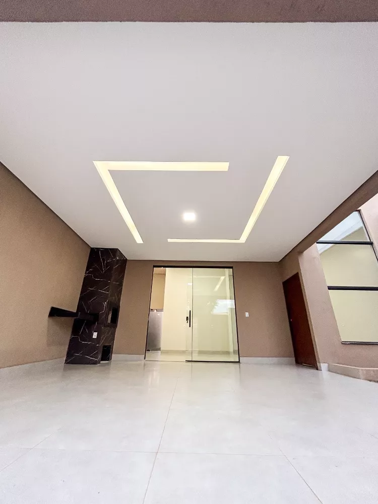 Casa à venda com 3 quartos, 145m² - Foto 1