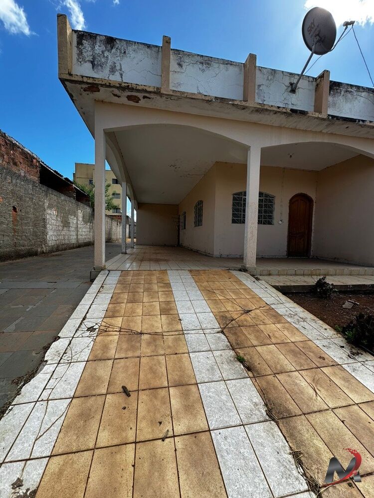 Casa à venda com 4 quartos, 179m² - Foto 4
