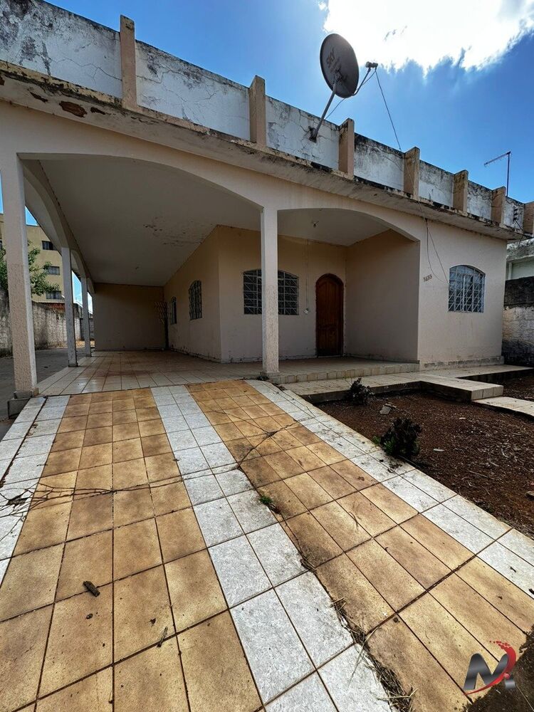 Casa à venda com 4 quartos, 179m² - Foto 3