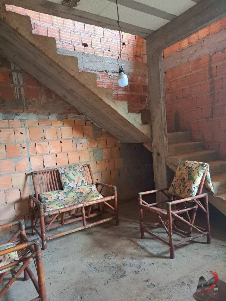 Casa à venda com 5 quartos, 300 - Foto 4