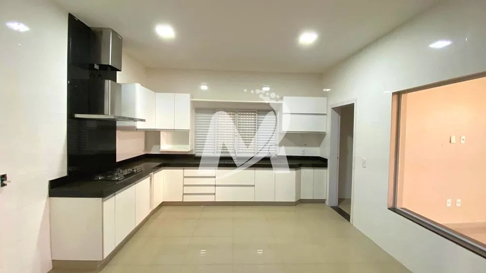 Sobrado à venda com 4 quartos, 330m² - Foto 4