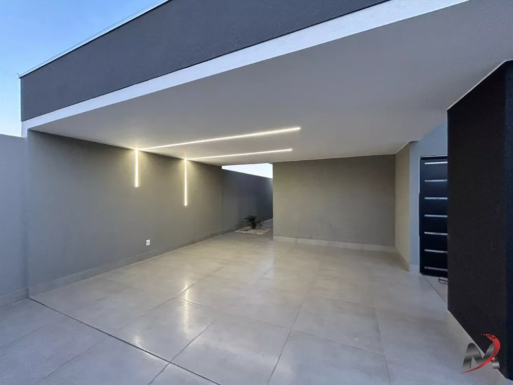 Casa à venda com 3 quartos, 300m² - Foto 2