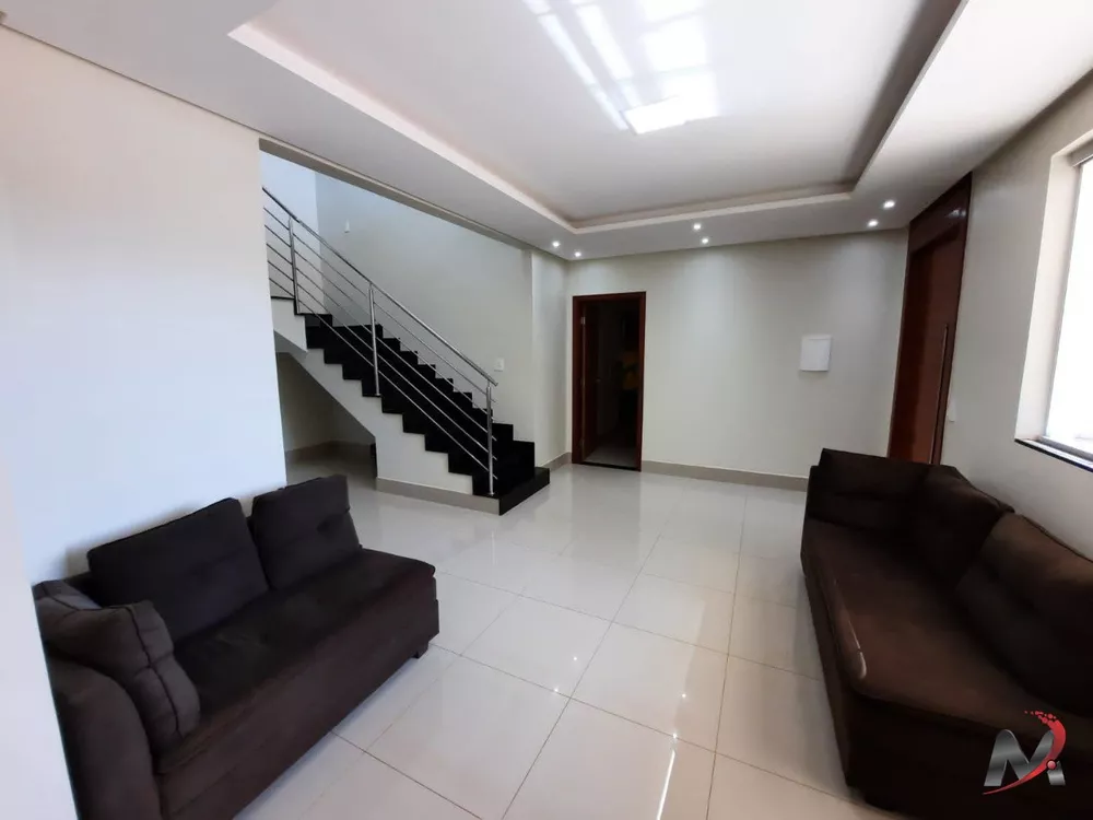 Sobrado à venda com 5 quartos, 293m² - Foto 3