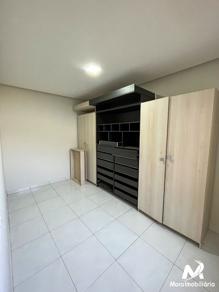 Casa à venda com 3 quartos, 300m² - Foto 3