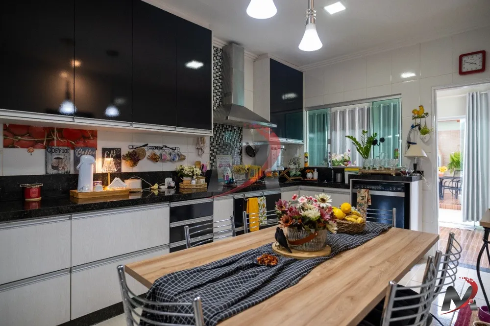 Casa, 3 quartos, 240 m² - Foto 4